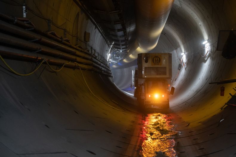 Importants travaux pré­paratoires pour le deuxième tunnel routier du Gothard à la galerie d’accès sud 