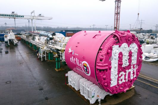 Die Tunnelbohr­maschine in Airolo ist bereit zum Einsatz
